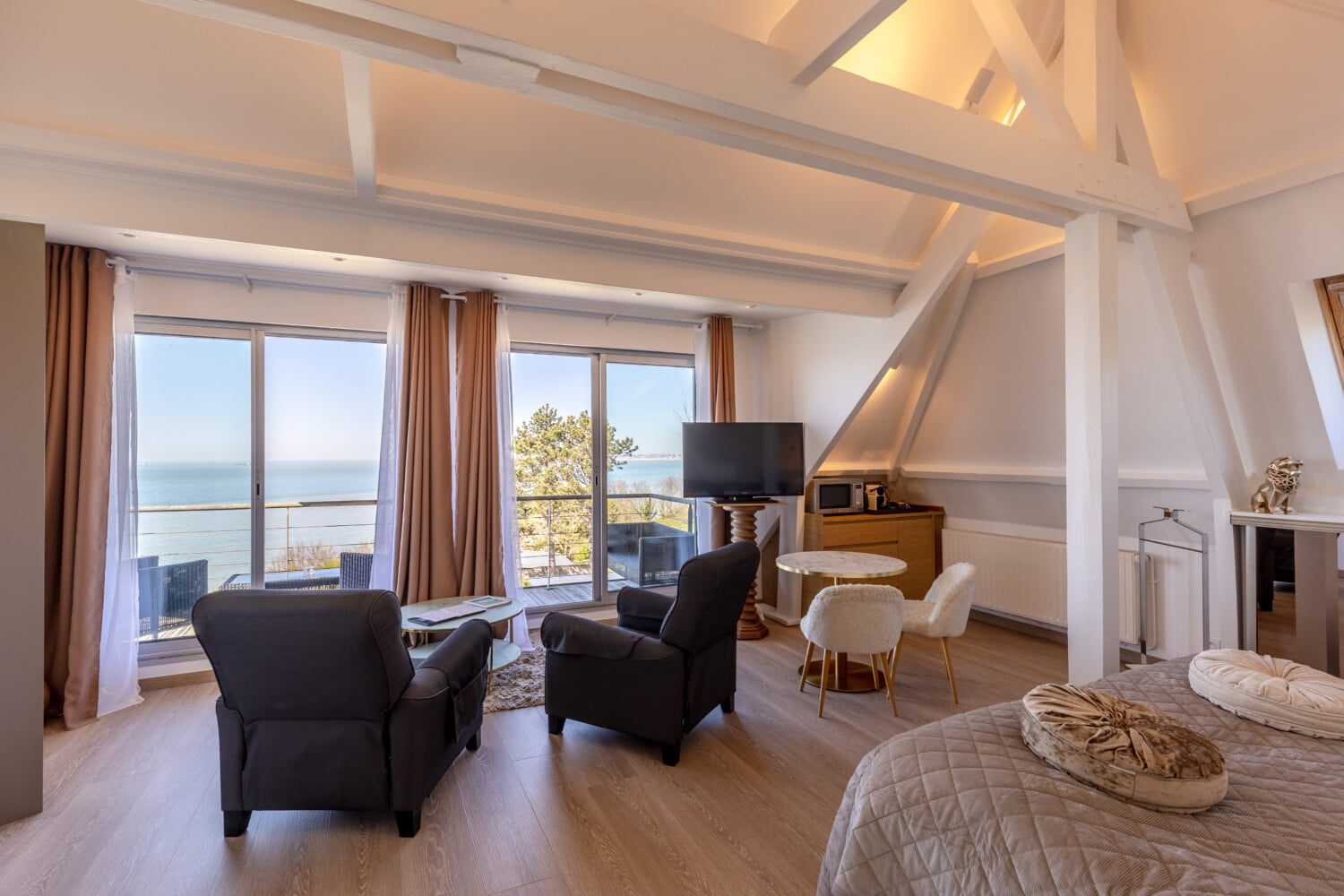 Suite Normandy climatisée vue mer Deauville - Domaine du Grand Bec
