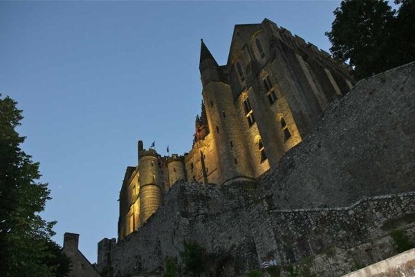 mont saint michel de nuit