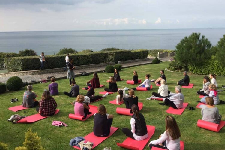 cours de yoga séminaire villerville normandie deauville