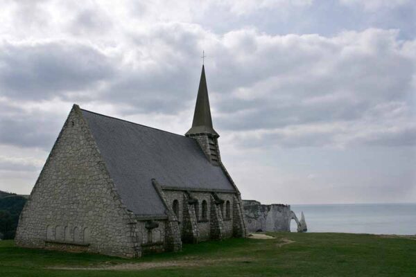 chapelle falaises etretat