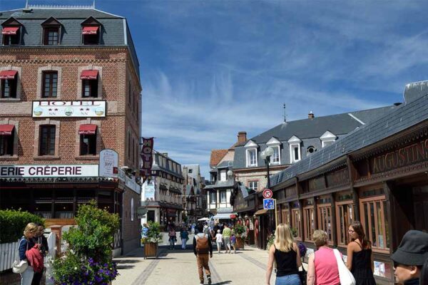 rues du centre d'etretat