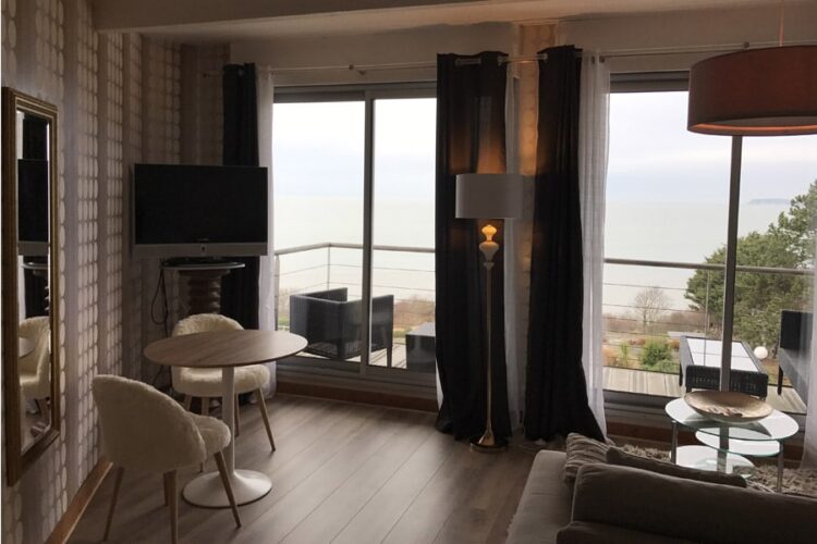 petit salon suite normandy face mer