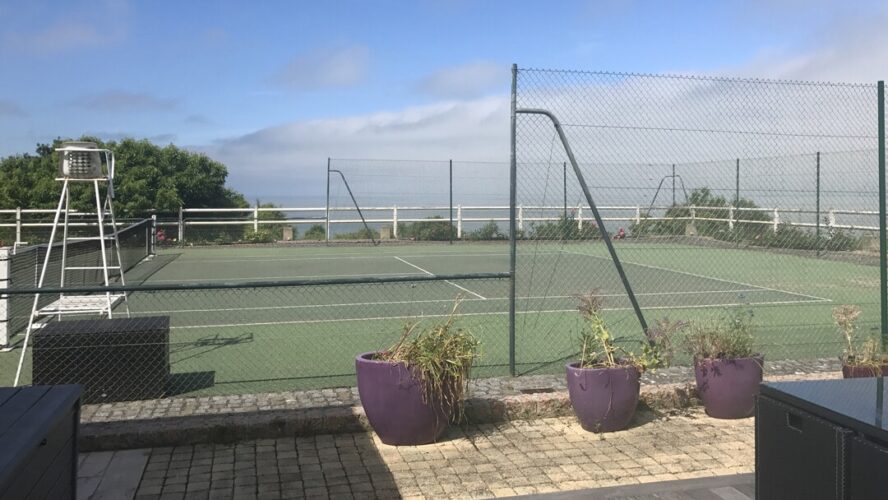 grille court de tennis gite