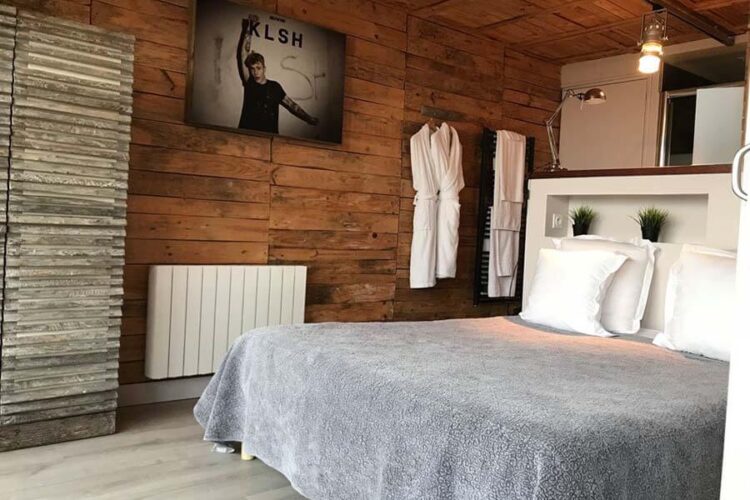 lit double chambre gauche cottahe showroom