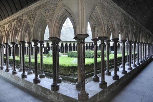 cloître du mont saint michel